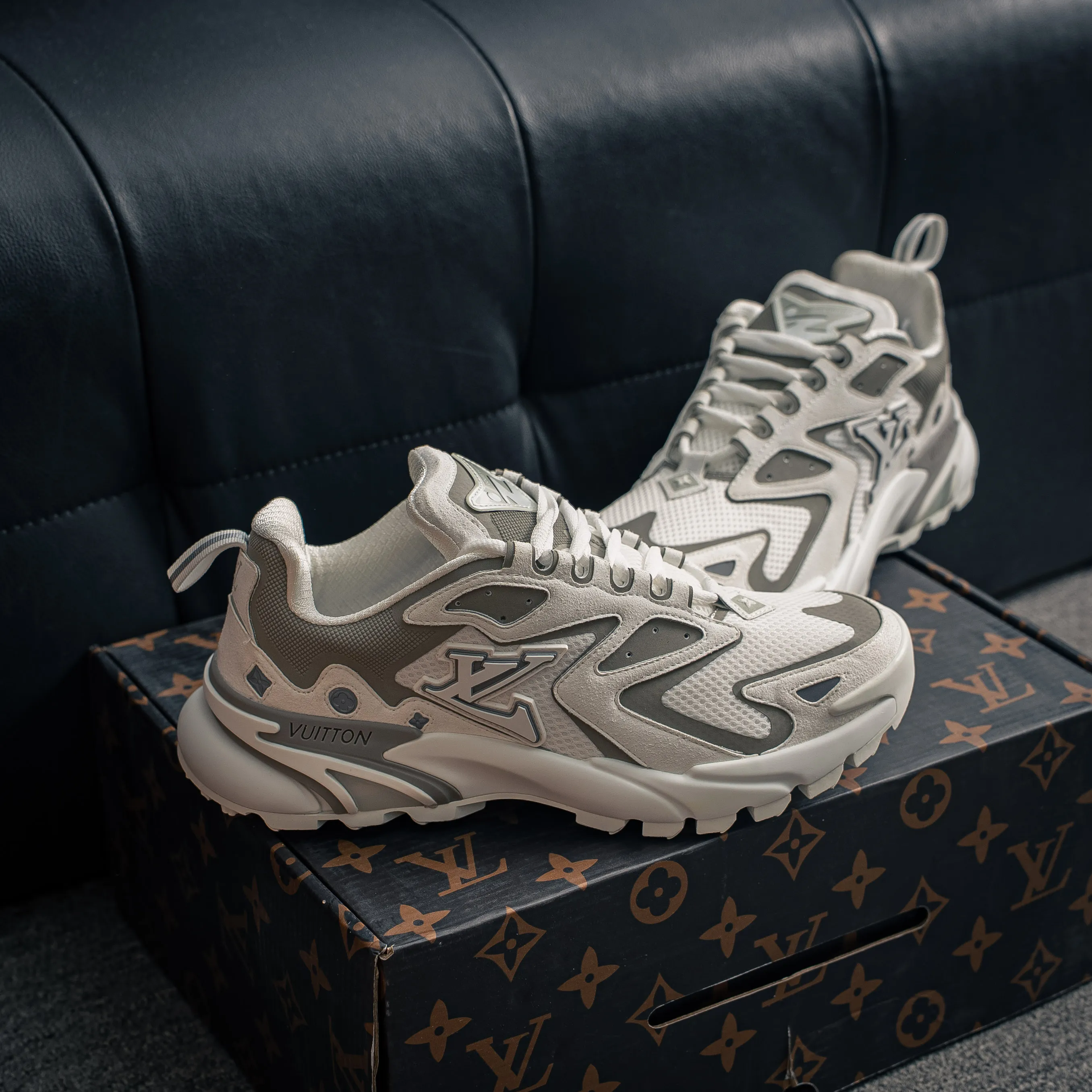 【YS 】 Premium LV Classic New Arrival Sneakers ✦ 1:1 ， ， ✦ Cowhide Leather Shoes ， LOGO ✦ + ，